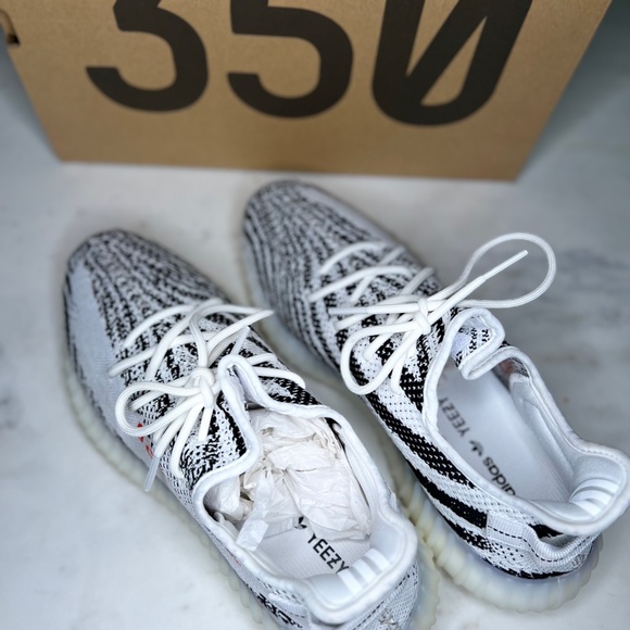 Adidas Yeezy Boost V2 Zebra White Black Red CP9654 Mens size 11.5 NW main image 4